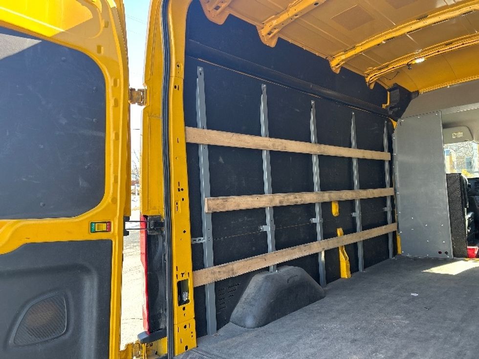 Cargo Van (Panel Van)-Light and Medium Duty Trucks-Ford-2021-Transit 250-Dartmouth-NS-210,292\n\t\tkm-$ 30,500 - Image 11