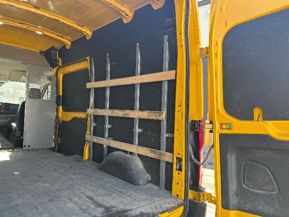 Cargo Van (Panel Van)-Light and Medium Duty Trucks-Ford-2021-Transit 250-Dartmouth-NS-210,292\n\t\tkm-$ 30,500 - Image 12