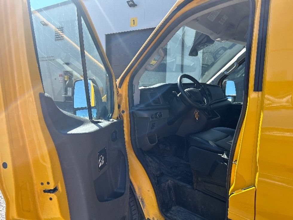 Cargo Van (Panel Van)-Light and Medium Duty Trucks-Ford-2021-Transit 250-Dartmouth-NS-210,292\n\t\tkm-$ 30,500 - Image 16