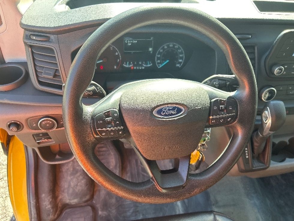 Cargo Van (Panel Van)-Light and Medium Duty Trucks-Ford-2021-Transit 250-Dartmouth-NS-210,292\n\t\tkm-$ 30,500 - Image 17