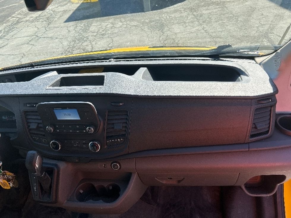 Cargo Van (Panel Van)-Light and Medium Duty Trucks-Ford-2021-Transit 250-Dartmouth-NS-210,292\n\t\tkm-$ 30,500 - Image 21