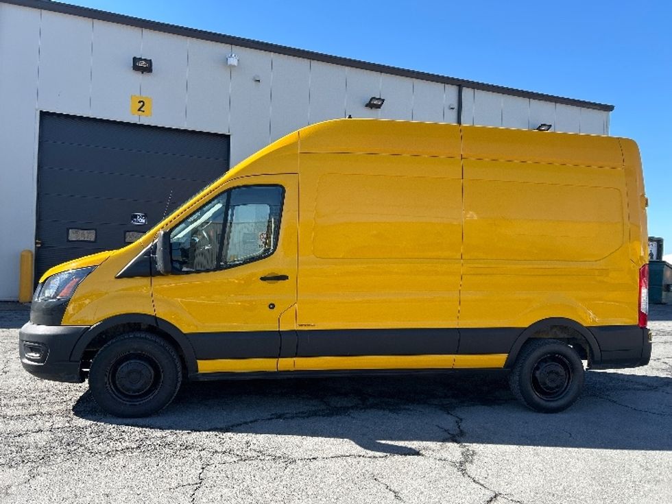 Cargo Van (Panel Van)-Light and Medium Duty Trucks-Ford-2021-Transit 250-Dartmouth-NS-210,292\n\t\tkm-$ 30,500 - Image 4