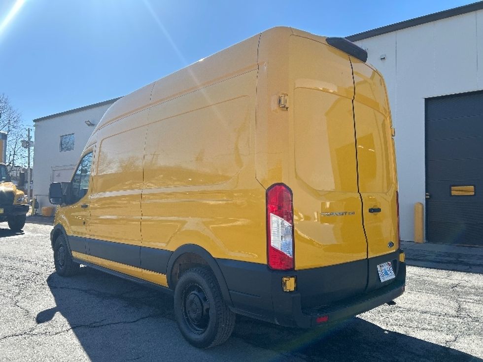 Cargo Van (Panel Van)-Light and Medium Duty Trucks-Ford-2021-Transit 250-Dartmouth-NS-210,292\n\t\tkm-$ 30,500 - Image 6