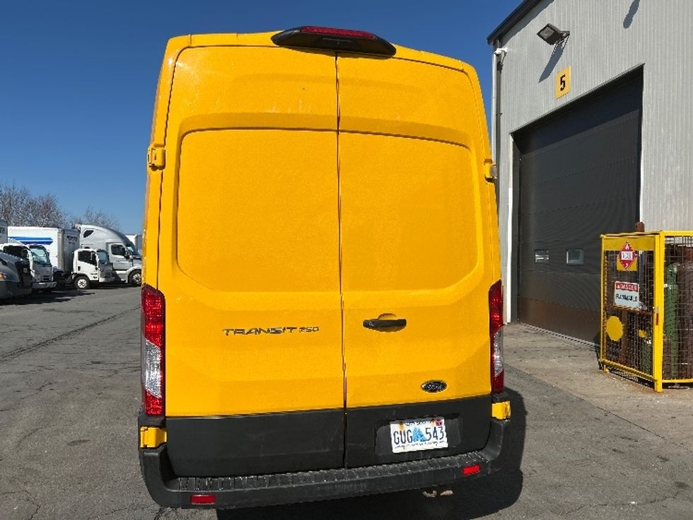 Cargo Van (Panel Van)-Light and Medium Duty Trucks-Ford-2021-Transit 250-Dartmouth-NS-210,292\n\t\tkm-$ 30,500 - Image 7