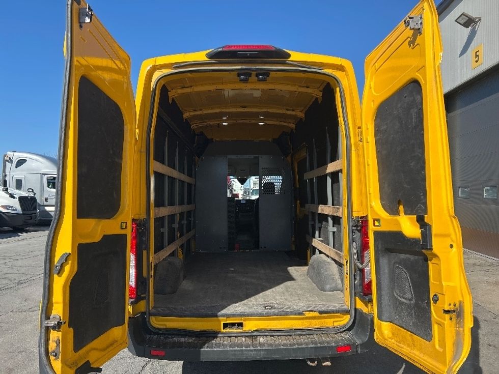 Cargo Van (Panel Van)-Light and Medium Duty Trucks-Ford-2021-Transit 250-Dartmouth-NS-210,292\n\t\tkm-$ 30,500 - Image 9