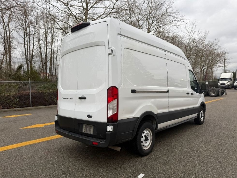 Cargo Van (Panel Van)-Light and Medium Duty Trucks-Ford-2021-Transit 250-Delta-BC-205,095\n\t\tkm-$ 37,250 - Image 10