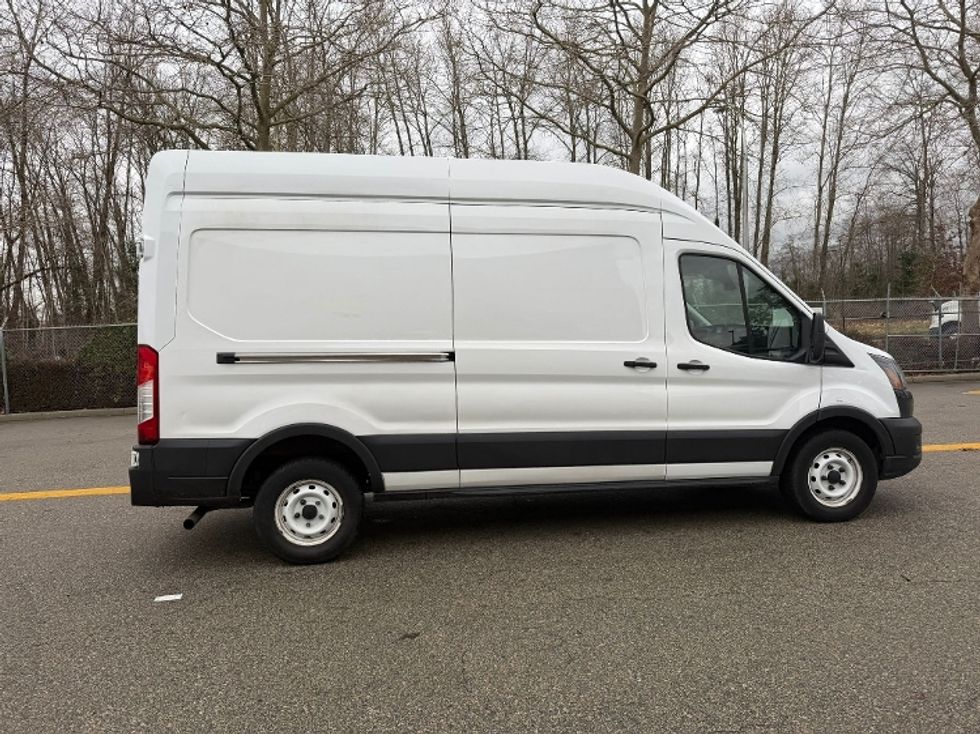Cargo Van (Panel Van)-Light and Medium Duty Trucks-Ford-2021-Transit 250-Delta-BC-205,095\n\t\tkm-$ 37,250 - Image 11