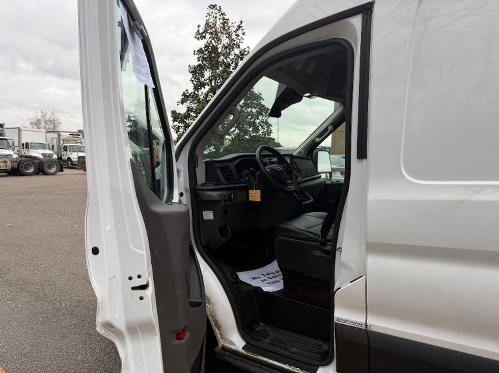 Cargo Van (Panel Van)-Light and Medium Duty Trucks-Ford-2021-Transit 250-Delta-BC-205,095\n\t\tkm-$ 37,250 - Image 12