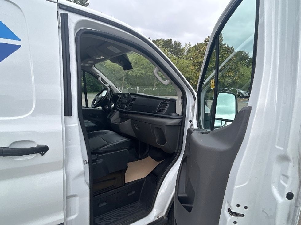 Cargo Van (Panel Van)-Light and Medium Duty Trucks-Ford-2021-Transit 250-Delta-BC-55,043\n\t\tkm-$ 42,000 - Image 17