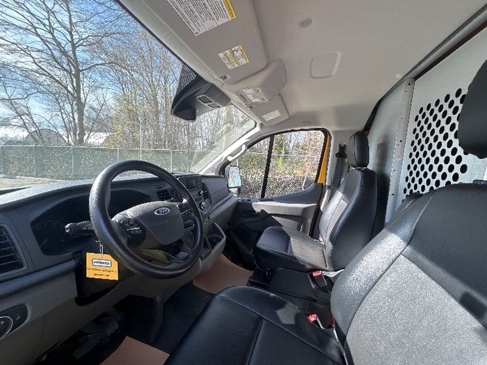 Cargo Van (Panel Van)-Light and Medium Duty Trucks-Ford-2021-Transit 250-Delta-BC-61,978\n\t\tkm-$ 38,000 - Image 16