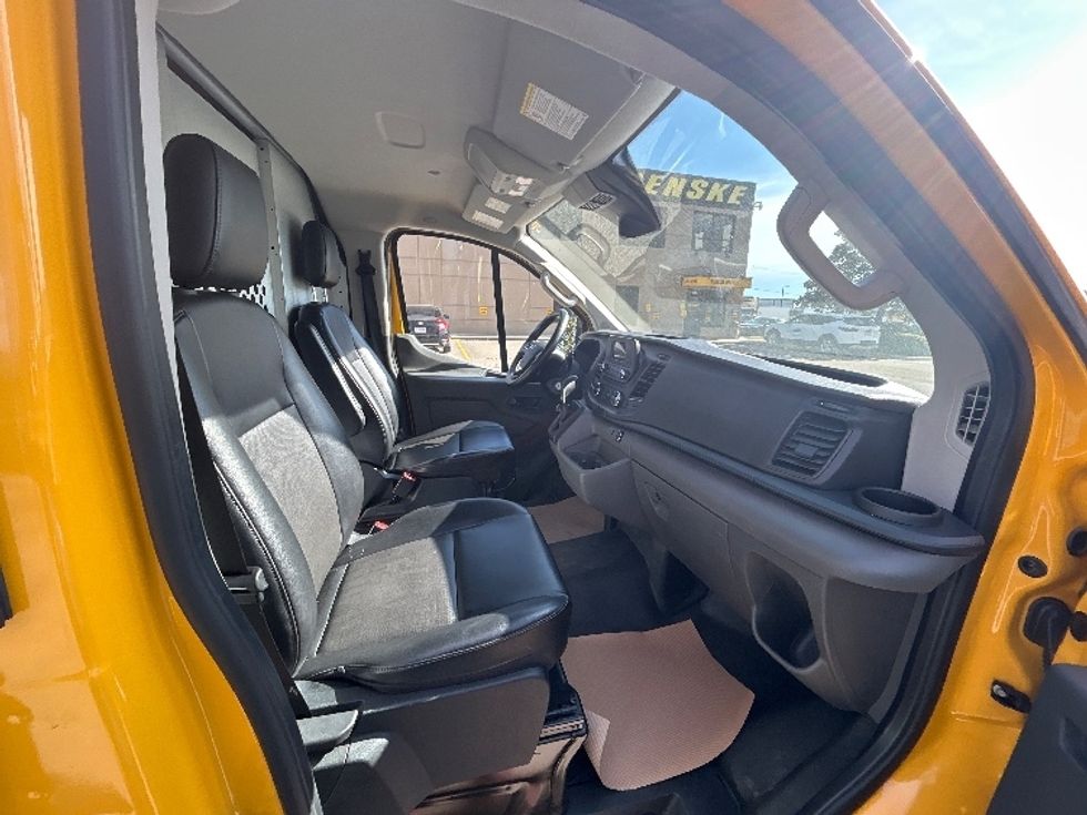 Cargo Van (Panel Van)-Light and Medium Duty Trucks-Ford-2021-Transit 250-Delta-BC-61,978\n\t\tkm-$ 38,000 - Image 19