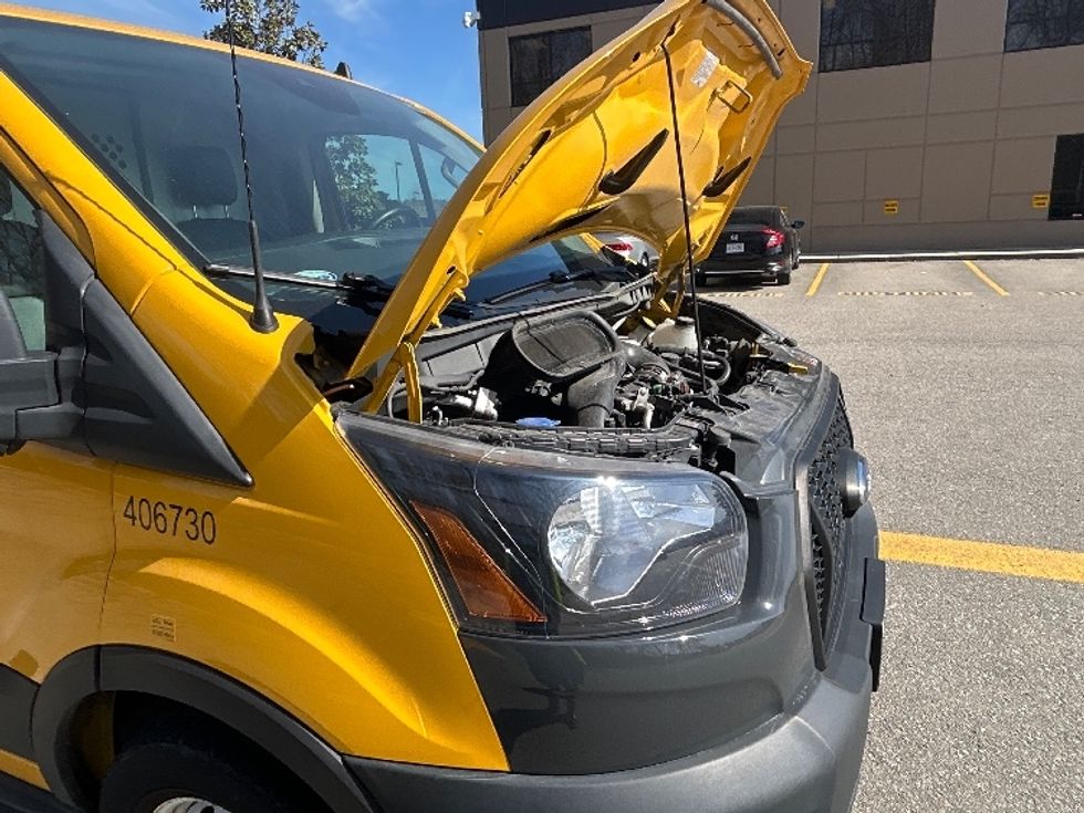 Cargo Van (Panel Van)-Light and Medium Duty Trucks-Ford-2021-Transit 250-Delta-BC-61,978\n\t\tkm-$ 38,000 - Image 21