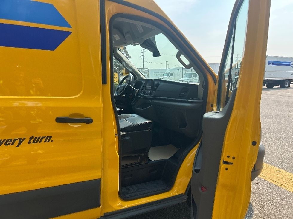 Cargo Van (Panel Van)-Light and Medium Duty Trucks-Ford-2021-Transit 250-Delta-BC-75,731\n\t\tkm-$ 36,250 - Image 17