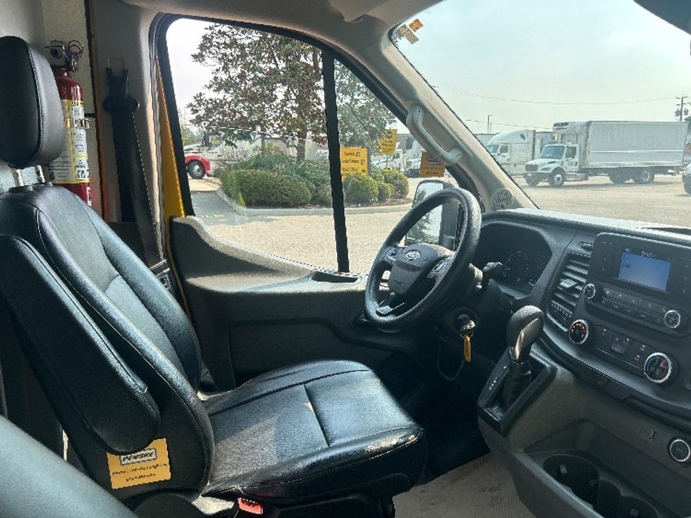 Cargo Van (Panel Van)-Light and Medium Duty Trucks-Ford-2021-Transit 250-Delta-BC-75,731\n\t\tkm-$ 36,250 - Image 19