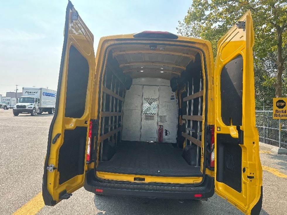 Cargo Van (Panel Van)-Light and Medium Duty Trucks-Ford-2021-Transit 250-Delta-BC-75,731\n\t\tkm-$ 36,250 - Image 7