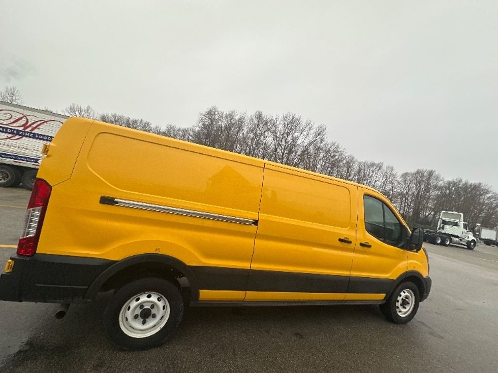 Cargo Van (Panel Van)-Light and Medium Duty Trucks-Ford-2021-Transit 250-Delta-BC-79,192\n\t\tkm-$ 36,750 - Image 12