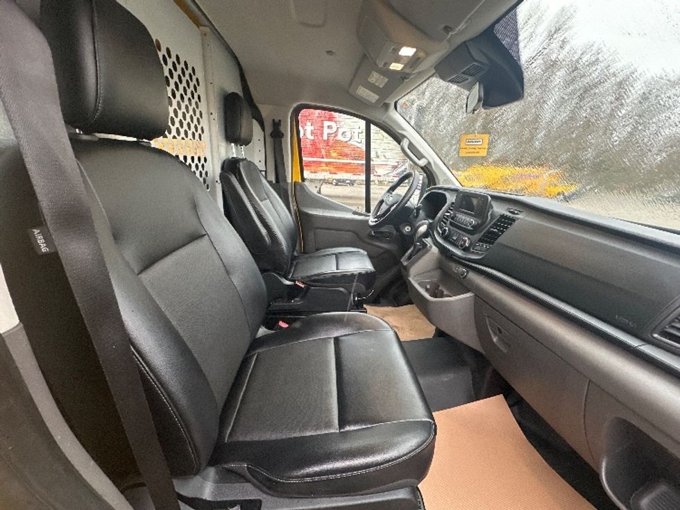 Cargo Van (Panel Van)-Light and Medium Duty Trucks-Ford-2021-Transit 250-Delta-BC-79,192\n\t\tkm-$ 36,750 - Image 19