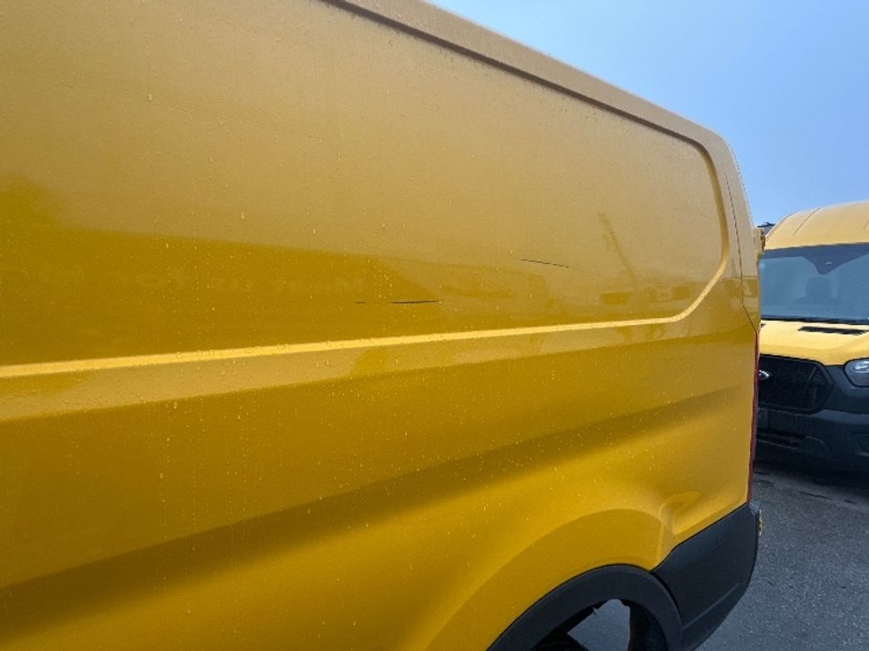 Cargo Van (Panel Van)-Light and Medium Duty Trucks-Ford-2021-Transit 250-Delta-BC-79,192\n\t\tkm-$ 36,750 - Image 23