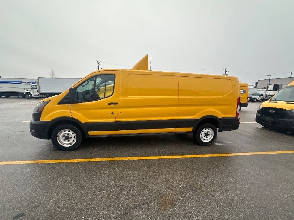 Cargo Van (Panel Van)-Light and Medium Duty Trucks-Ford-2021-Transit 250-Delta-BC-79,192\n\t\tkm-$ 36,750 - Image 4