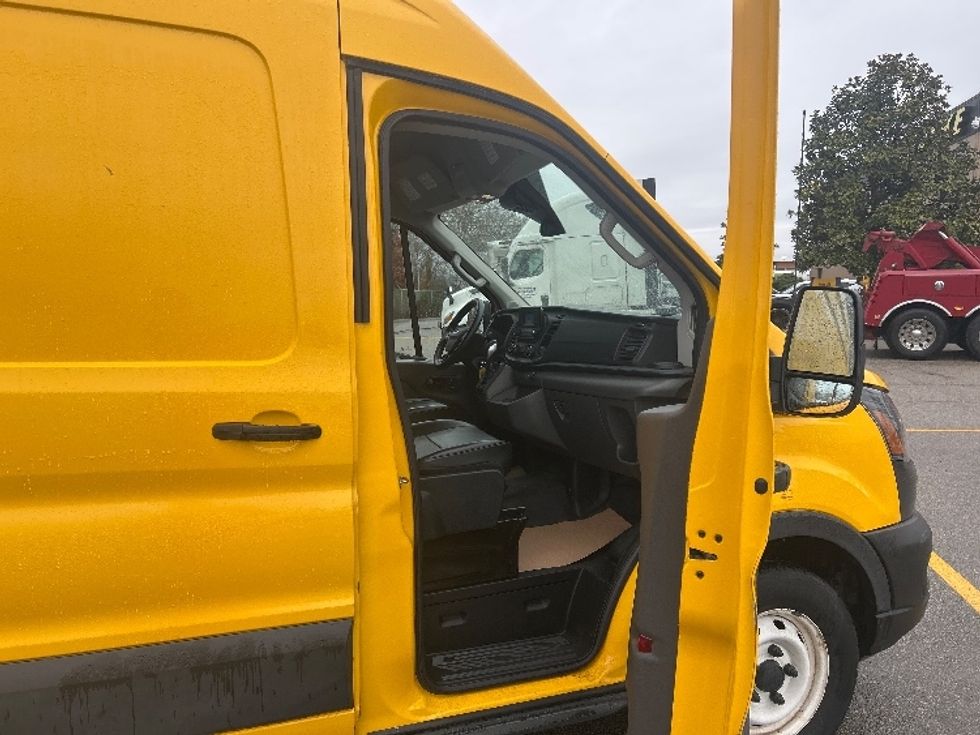 Cargo Van (Panel Van)-Light and Medium Duty Trucks-Ford-2021-Transit 250-Delta-BC-84,459\n\t\tkm-$ 41,500 - Image 17