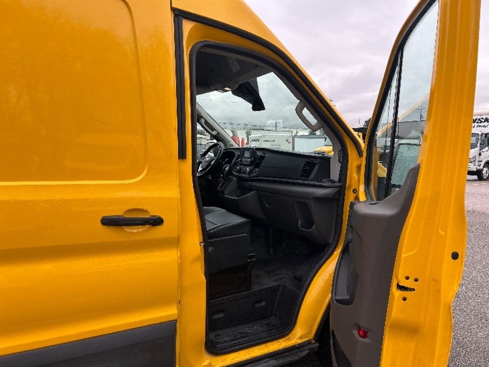 Cargo Van (Panel Van)-Light and Medium Duty Trucks-Ford-2021-Transit 250-Delta-BC-87,096\n\t\tkm-$ 41,250 - Image 17