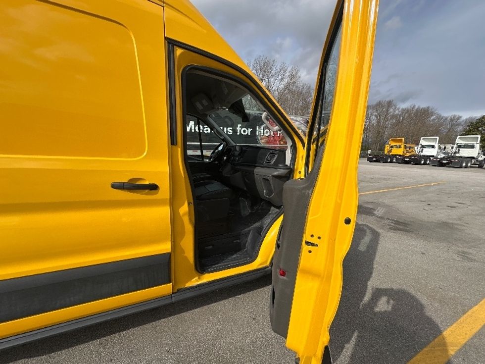 Cargo Van (Panel Van)-Light and Medium Duty Trucks-Ford-2021-Transit 250-Delta-BC-94,586\n\t\tkm-$ 40,750 - Image 16