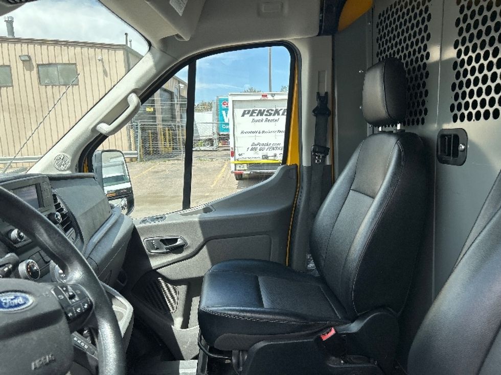 Cargo Van (Panel Van)-Light and Medium Duty Trucks-Ford-2021-Transit 250-Denver-CO-87,553\n\t\tmiles-$ 30,500 - Image 18