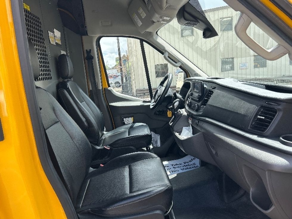 Cargo Van (Panel Van)-Light and Medium Duty Trucks-Ford-2021-Transit 250-Denver-CO-87,553\n\t\tmiles-$ 30,500 - Image 19