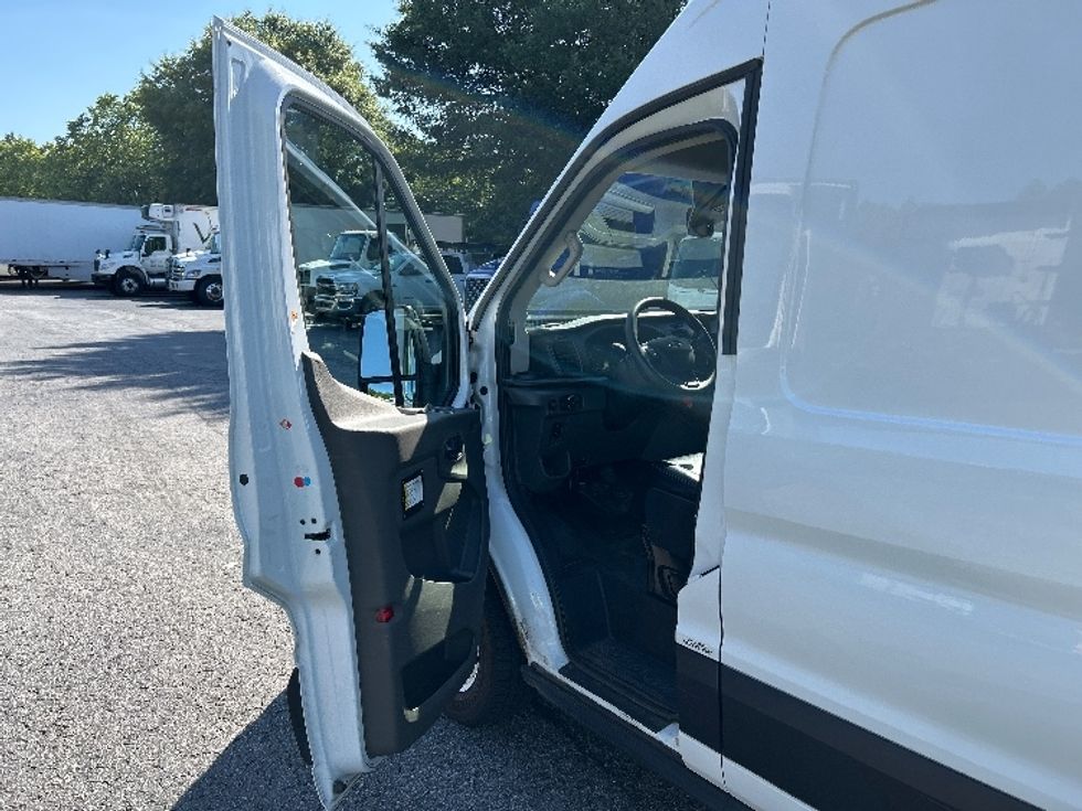 Cargo Van (Panel Van)-Light and Medium Duty Trucks-Ford-2021-Transit 250-Duluth-GA-58,445\n\t\tmiles-$ 37,750 - Image 15