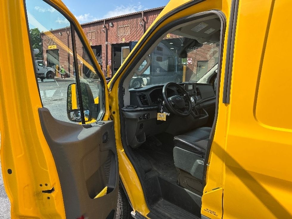Cargo Van (Panel Van)-Light and Medium Duty Trucks-Ford-2021-Transit 250-Duluth-GA-86,203\n\t\tmiles-$ 30,500 - Image 15