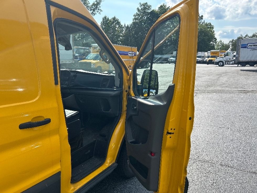 Cargo Van (Panel Van)-Light and Medium Duty Trucks-Ford-2021-Transit 250-Duluth-GA-86,203\n\t\tmiles-$ 30,500 - Image 19