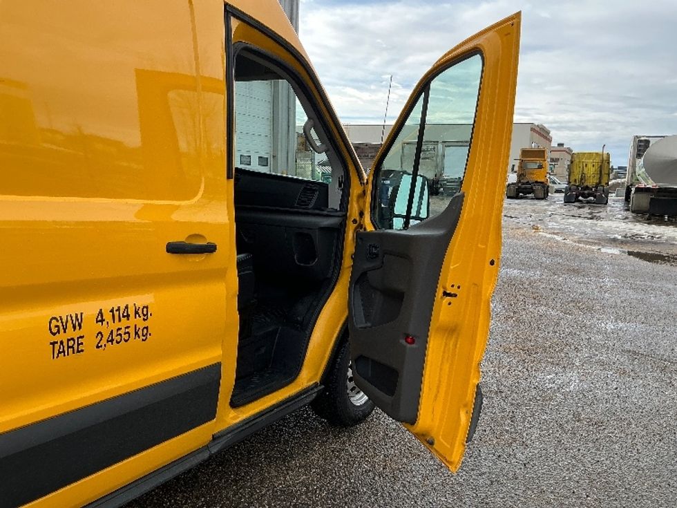 Cargo Van (Panel Van)-Light and Medium Duty Trucks-Ford-2021-Transit 250-Edmonton-AB-152,250\n\t\tkm-$ 43,750 - Image 18