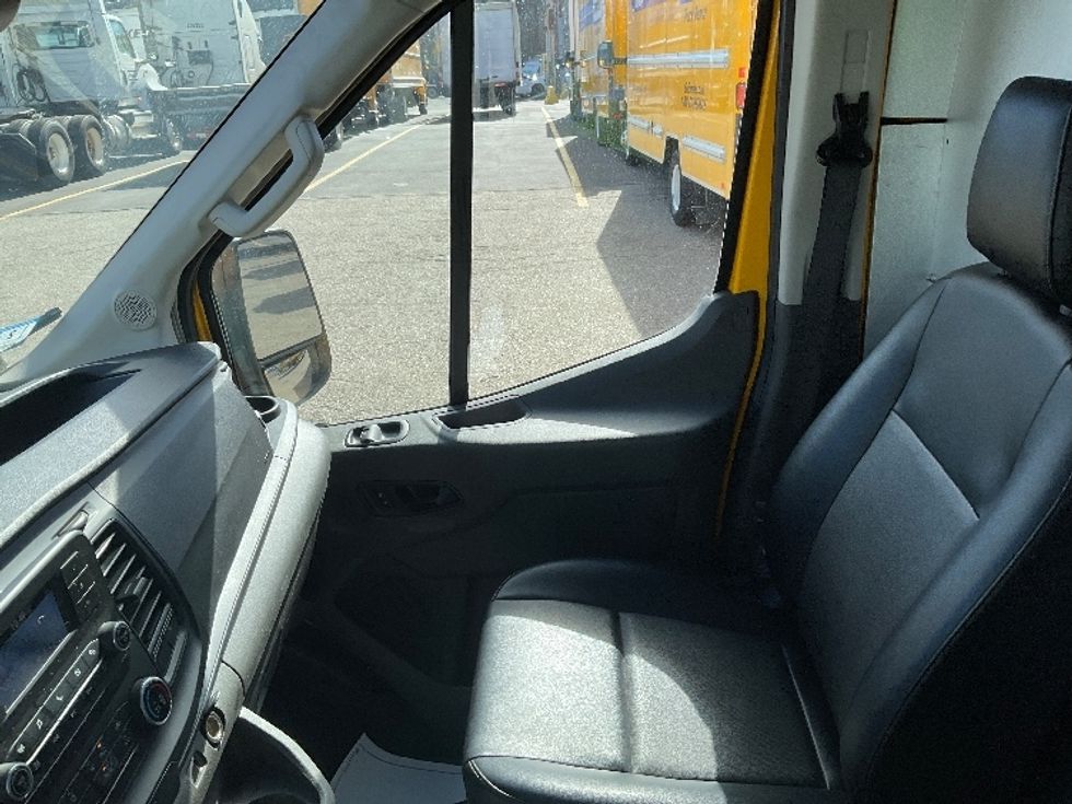 2021 Ford Transit photo 16