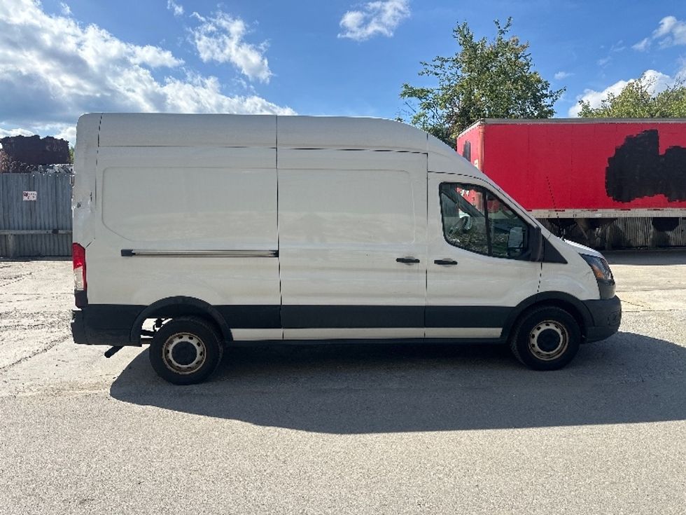 Cargo Van (Panel Van)-Light and Medium Duty Trucks-Ford-2021-Transit 250-Elmsford-NY-114,018\n\t\tmiles-$ 32,250 - Image 15