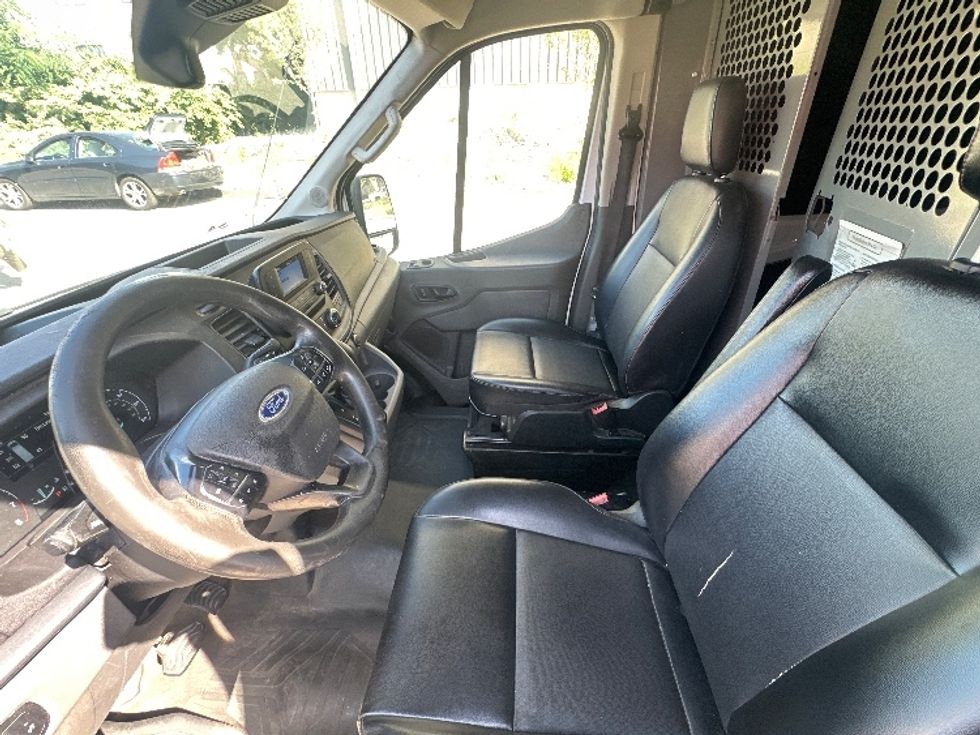 Cargo Van (Panel Van)-Light and Medium Duty Trucks-Ford-2021-Transit 250-Elmsford-NY-114,018\n\t\tmiles-$ 32,250 - Image 19