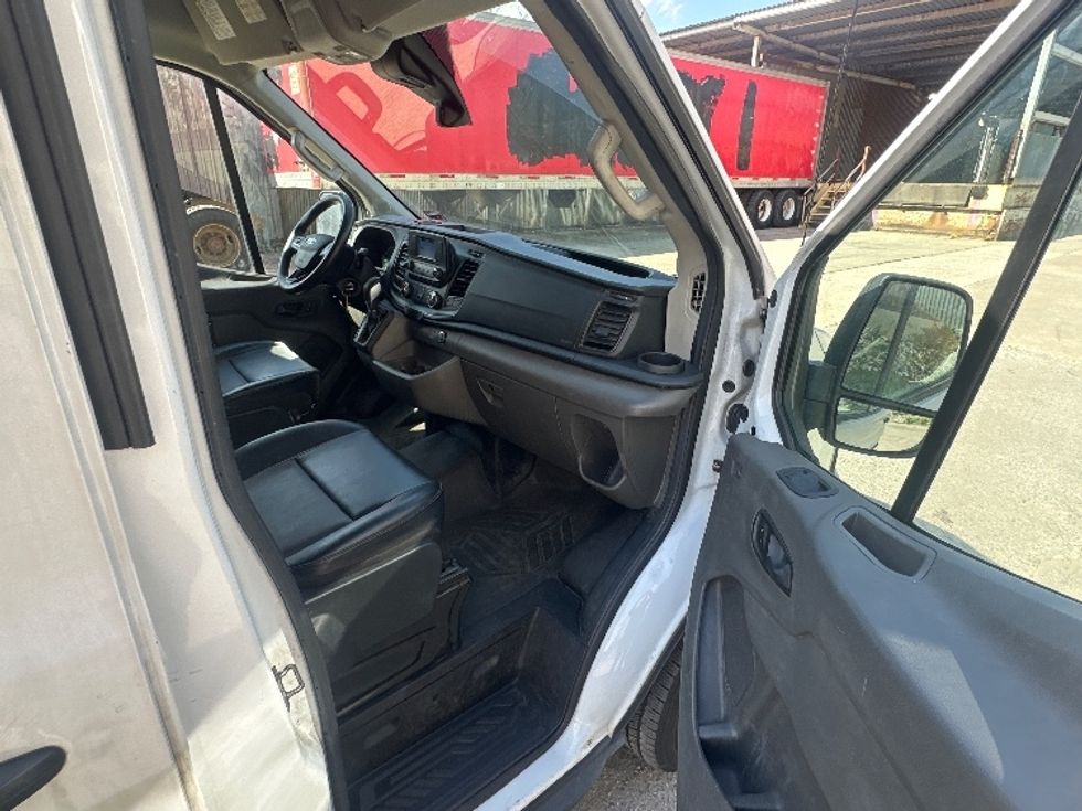 Cargo Van (Panel Van)-Light and Medium Duty Trucks-Ford-2021-Transit 250-Elmsford-NY-114,018\n\t\tmiles-$ 32,250 - Image 20