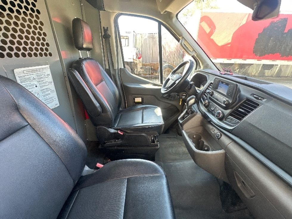 Cargo Van (Panel Van)-Light and Medium Duty Trucks-Ford-2021-Transit 250-Elmsford-NY-114,018\n\t\tmiles-$ 32,250 - Image 22