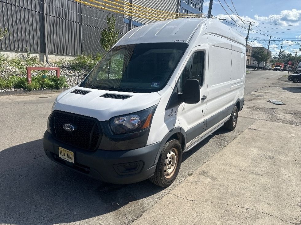 Cargo Van (Panel Van)-Light and Medium Duty Trucks-Ford-2021-Transit 250-Elmsford-NY-114,018\n\t\tmiles-$ 32,250 - Image 3