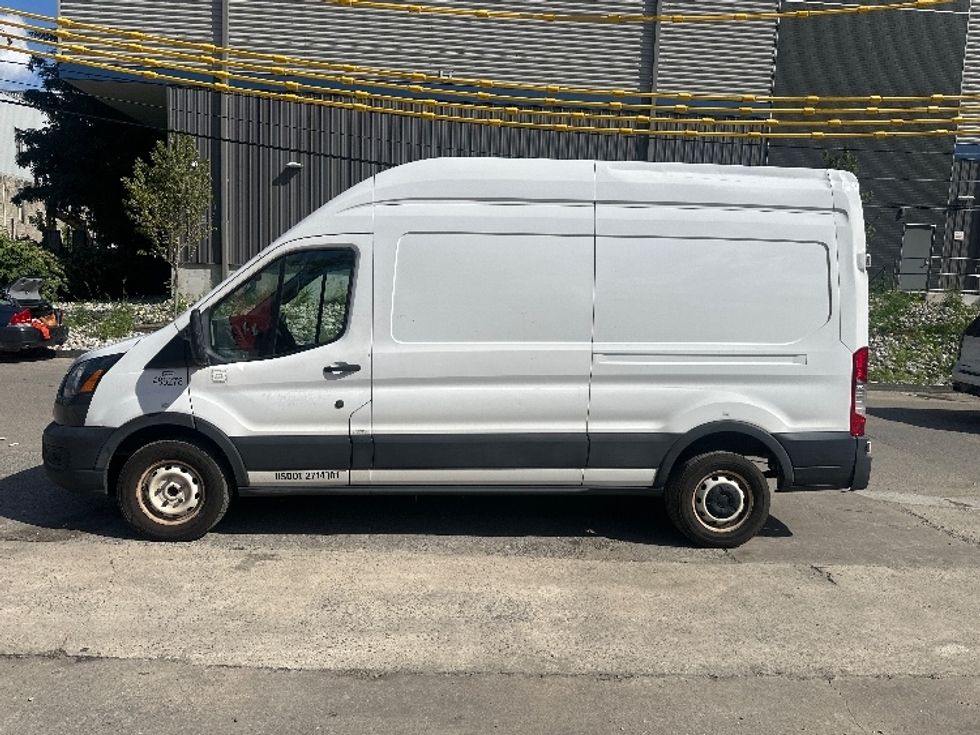 Cargo Van (Panel Van)-Light and Medium Duty Trucks-Ford-2021-Transit 250-Elmsford-NY-114,018\n\t\tmiles-$ 32,250 - Image 4