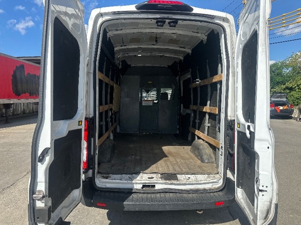 Cargo Van (Panel Van)-Light and Medium Duty Trucks-Ford-2021-Transit 250-Elmsford-NY-114,018\n\t\tmiles-$ 32,250 - Image 8