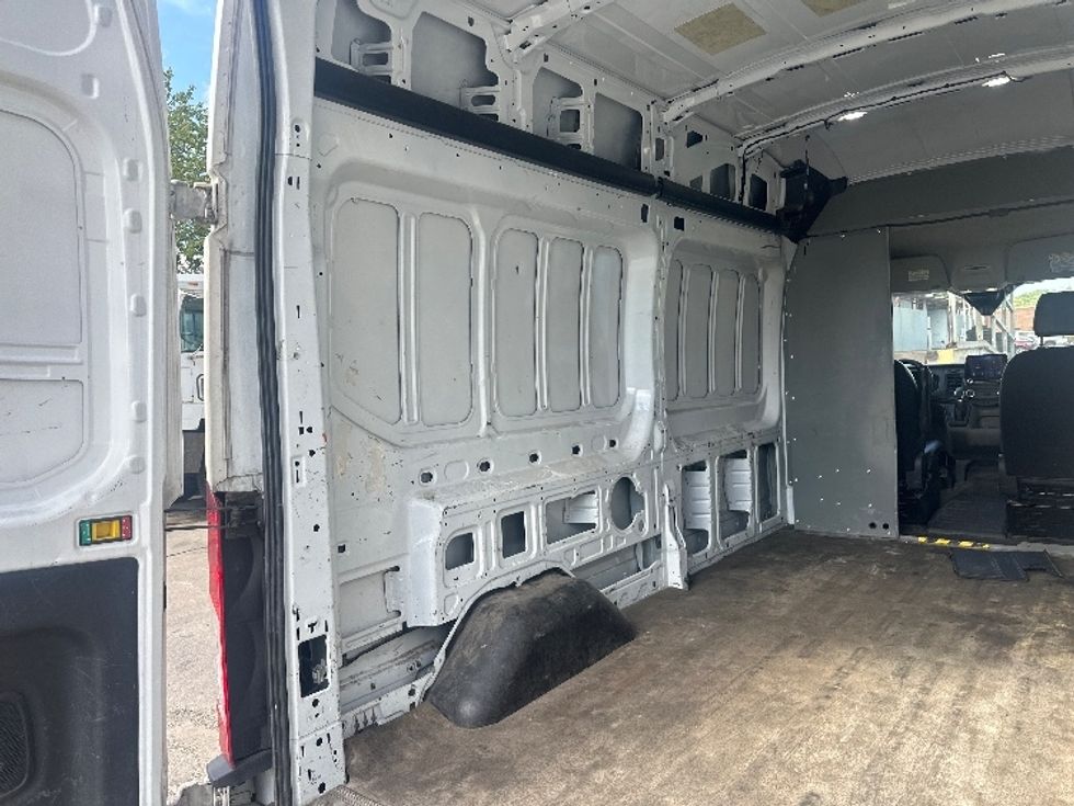 Cargo Van (Panel Van)-Light and Medium Duty Trucks-Ford-2021-Transit 250-Elmsford-NY-98,379\n\t\tmiles-$ 28,750 - Image 11