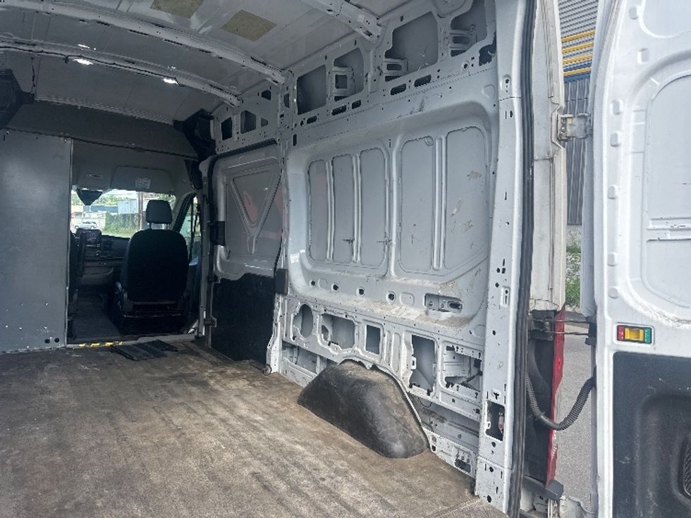 Cargo Van (Panel Van)-Light and Medium Duty Trucks-Ford-2021-Transit 250-Elmsford-NY-98,379\n\t\tmiles-$ 28,750 - Image 12