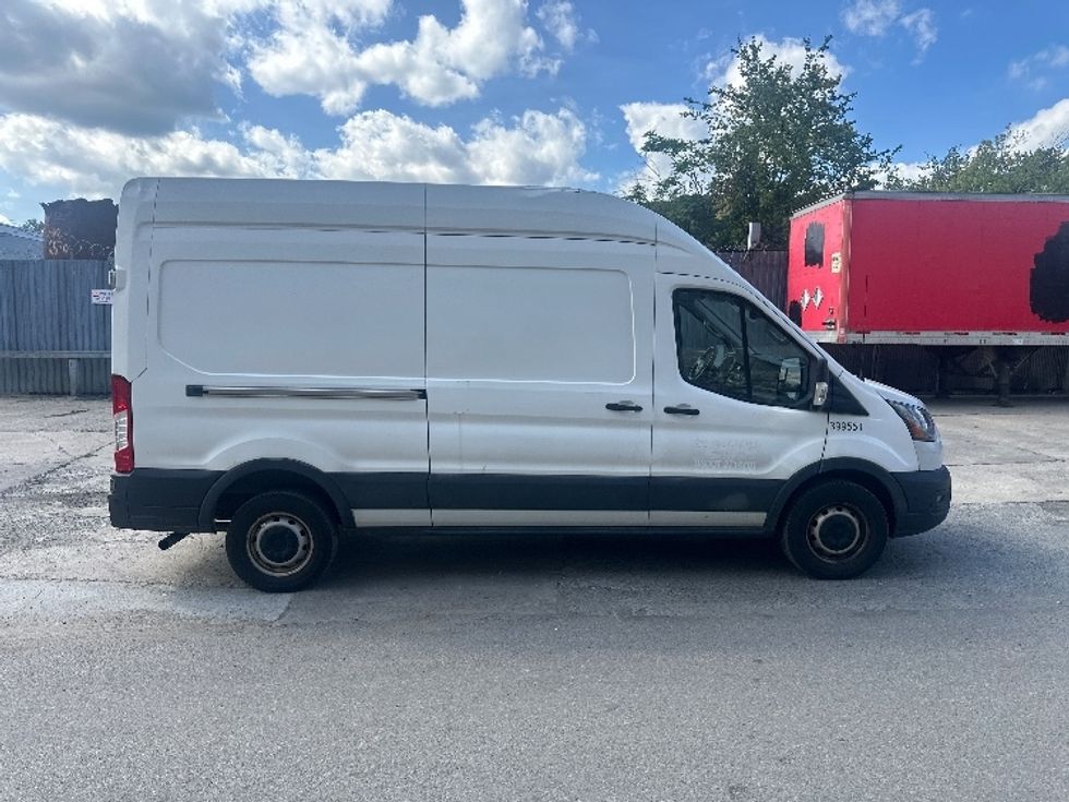 Cargo Van (Panel Van)-Light and Medium Duty Trucks-Ford-2021-Transit 250-Elmsford-NY-98,379\n\t\tmiles-$ 28,750 - Image 15