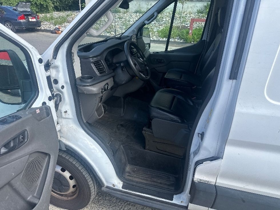 Cargo Van (Panel Van)-Light and Medium Duty Trucks-Ford-2021-Transit 250-Elmsford-NY-98,379\n\t\tmiles-$ 28,750 - Image 16