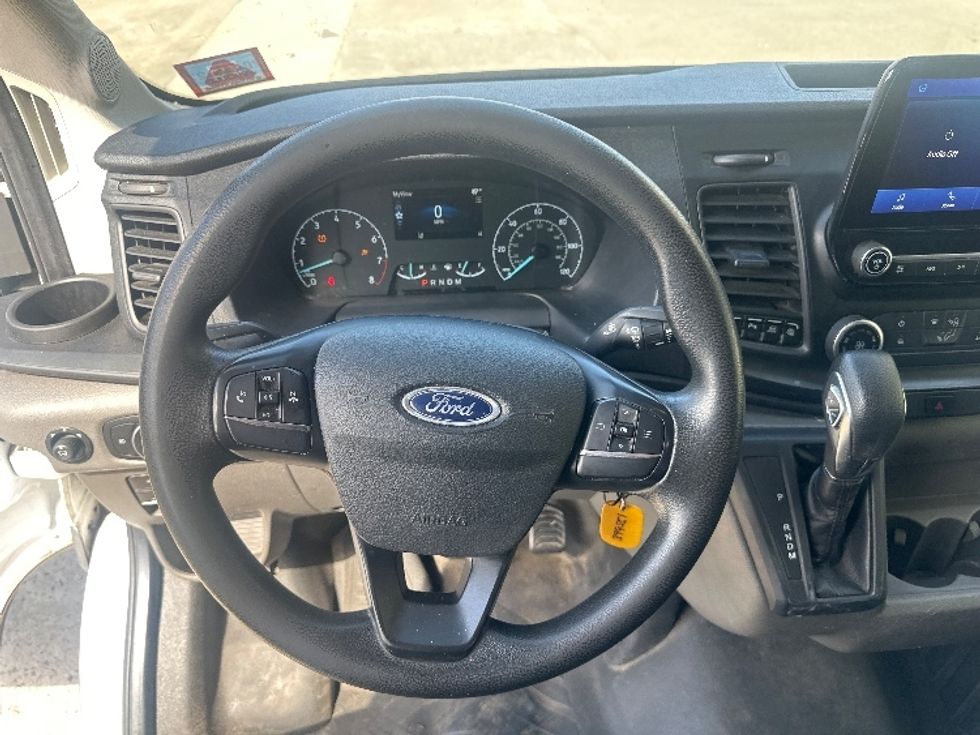Cargo Van (Panel Van)-Light and Medium Duty Trucks-Ford-2021-Transit 250-Elmsford-NY-98,379\n\t\tmiles-$ 28,750 - Image 17