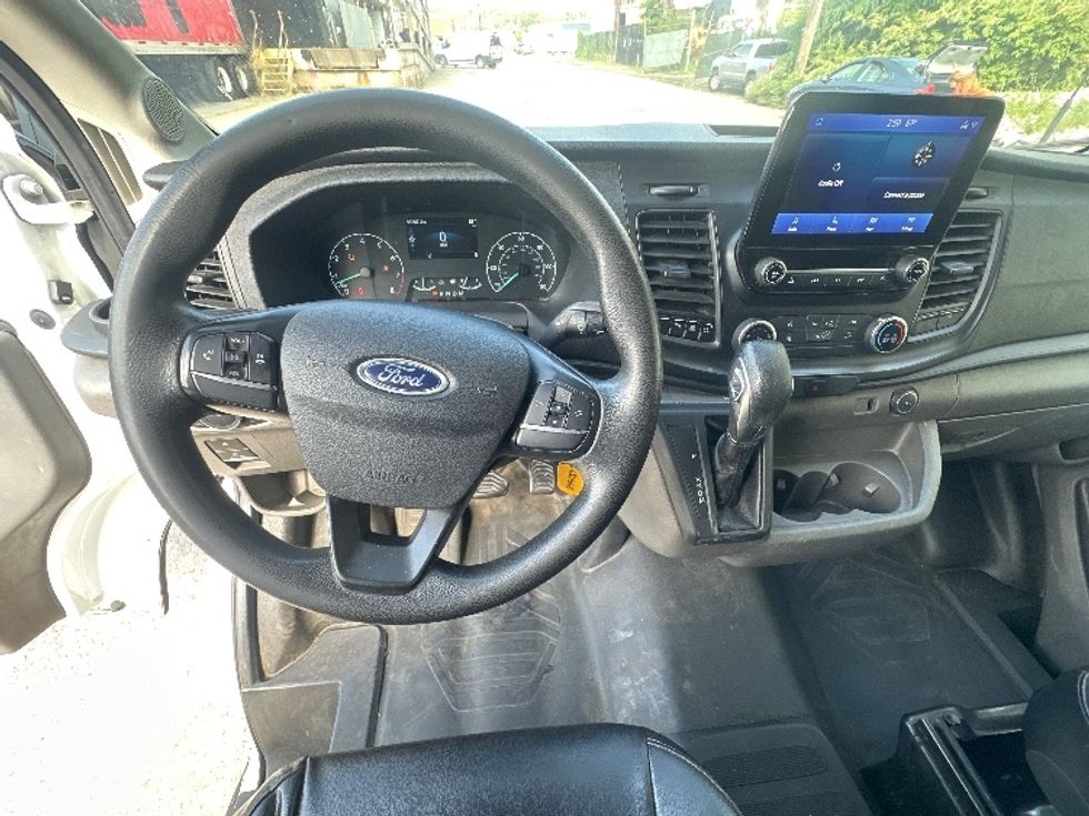 Cargo Van (Panel Van)-Light and Medium Duty Trucks-Ford-2021-Transit 250-Elmsford-NY-98,379\n\t\tmiles-$ 28,750 - Image 18