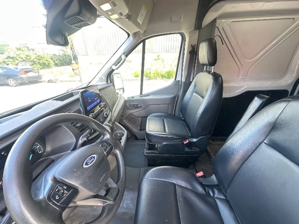 Cargo Van (Panel Van)-Light and Medium Duty Trucks-Ford-2021-Transit 250-Elmsford-NY-98,379\n\t\tmiles-$ 28,750 - Image 19