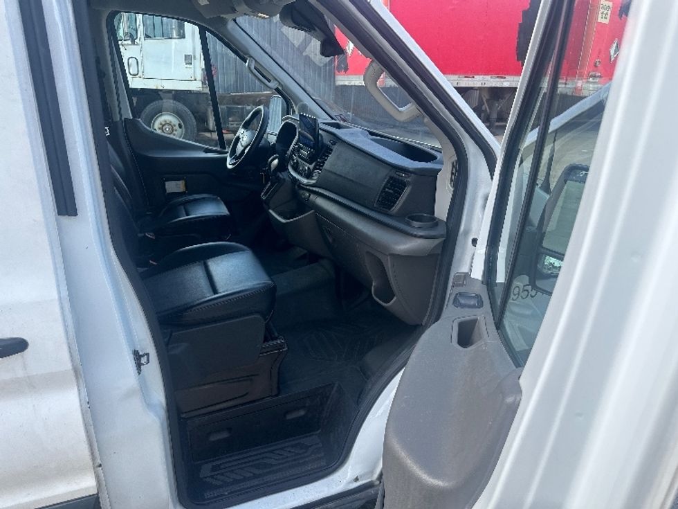 Cargo Van (Panel Van)-Light and Medium Duty Trucks-Ford-2021-Transit 250-Elmsford-NY-98,379\n\t\tmiles-$ 28,750 - Image 20