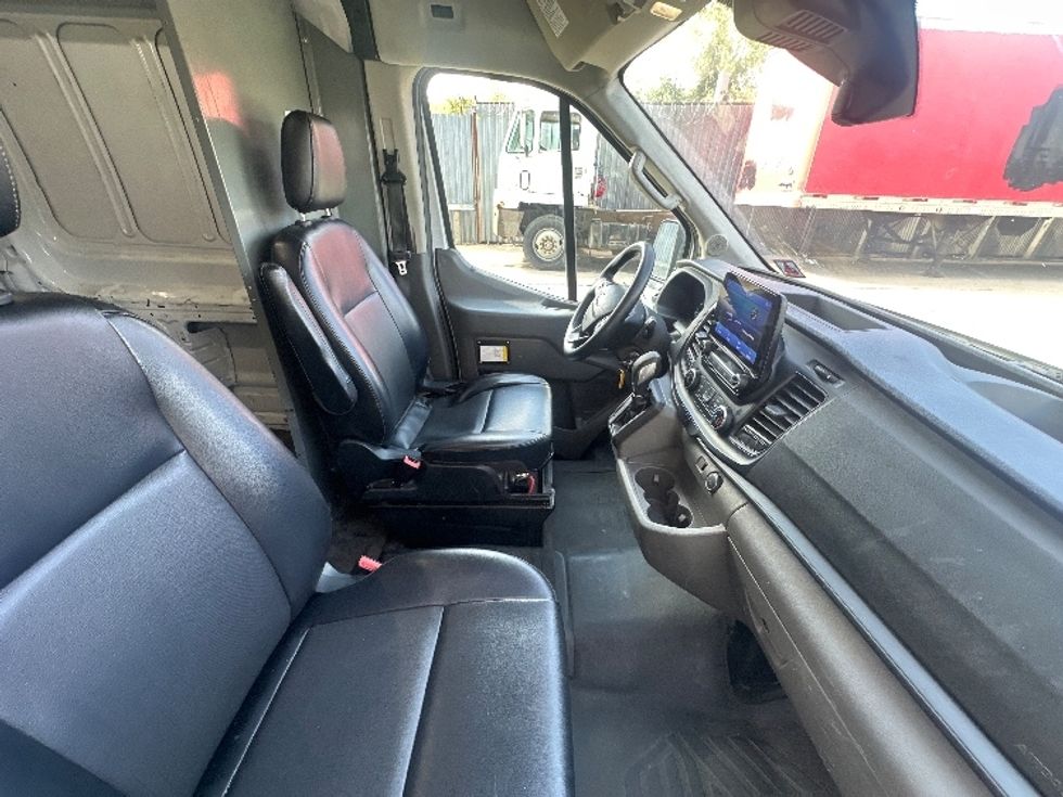 Cargo Van (Panel Van)-Light and Medium Duty Trucks-Ford-2021-Transit 250-Elmsford-NY-98,379\n\t\tmiles-$ 28,750 - Image 22