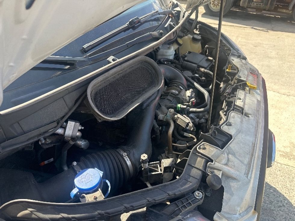 Cargo Van (Panel Van)-Light and Medium Duty Trucks-Ford-2021-Transit 250-Elmsford-NY-98,379\n\t\tmiles-$ 28,750 - Image 23